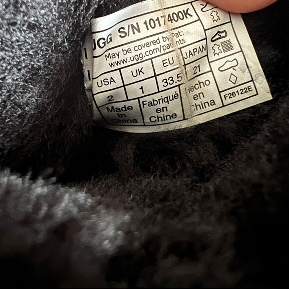 UGG Kid’s Button Bailey Boots - Picture 6 of 7